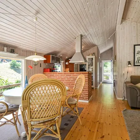 1 Bedroom Lovely In Holiday home
